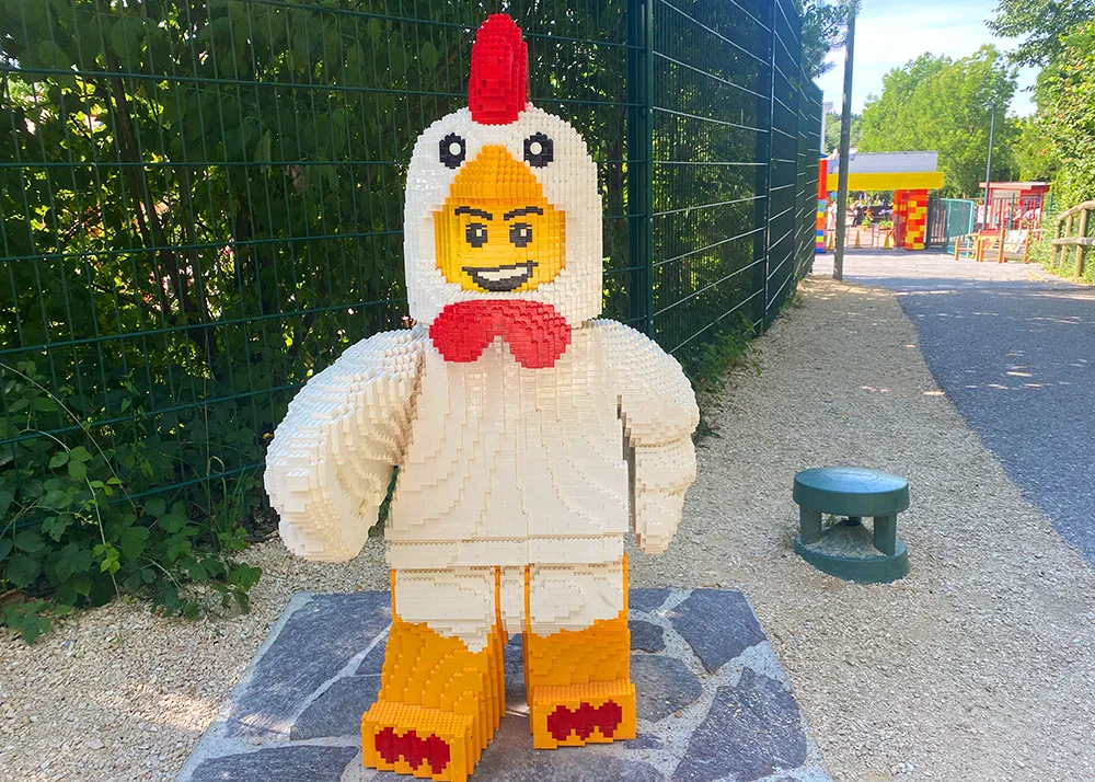 LEGO Figur Gross Chicken Suit Guy