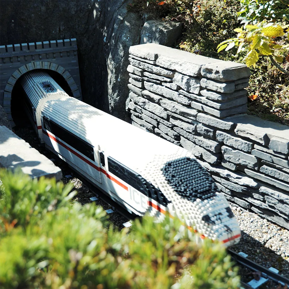 mit der Bahn CO2-sparend anreisen zum LEGOLAND Deutschland