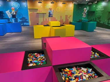 05 LLD 90 Jahre LEGO Neues Kreativzentrum Im LEGOLAND LEGO Bauspass Innenansicht