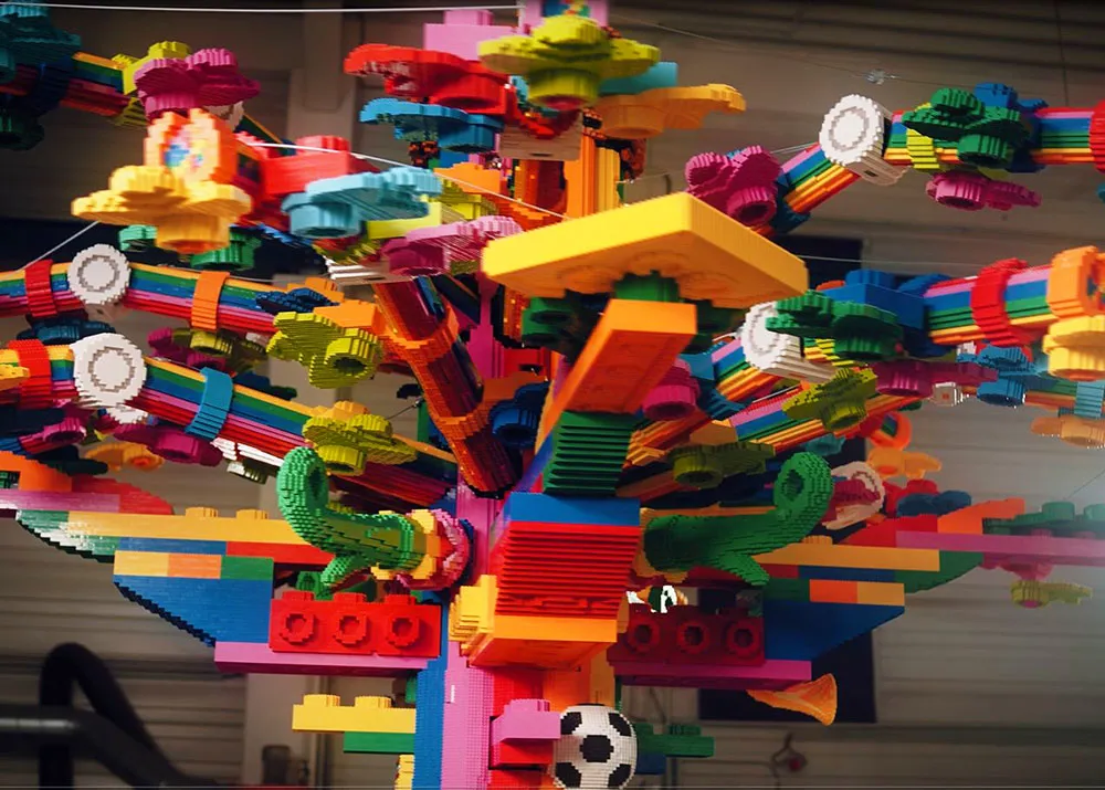 LEGOLAND Tree Of Creativity 02