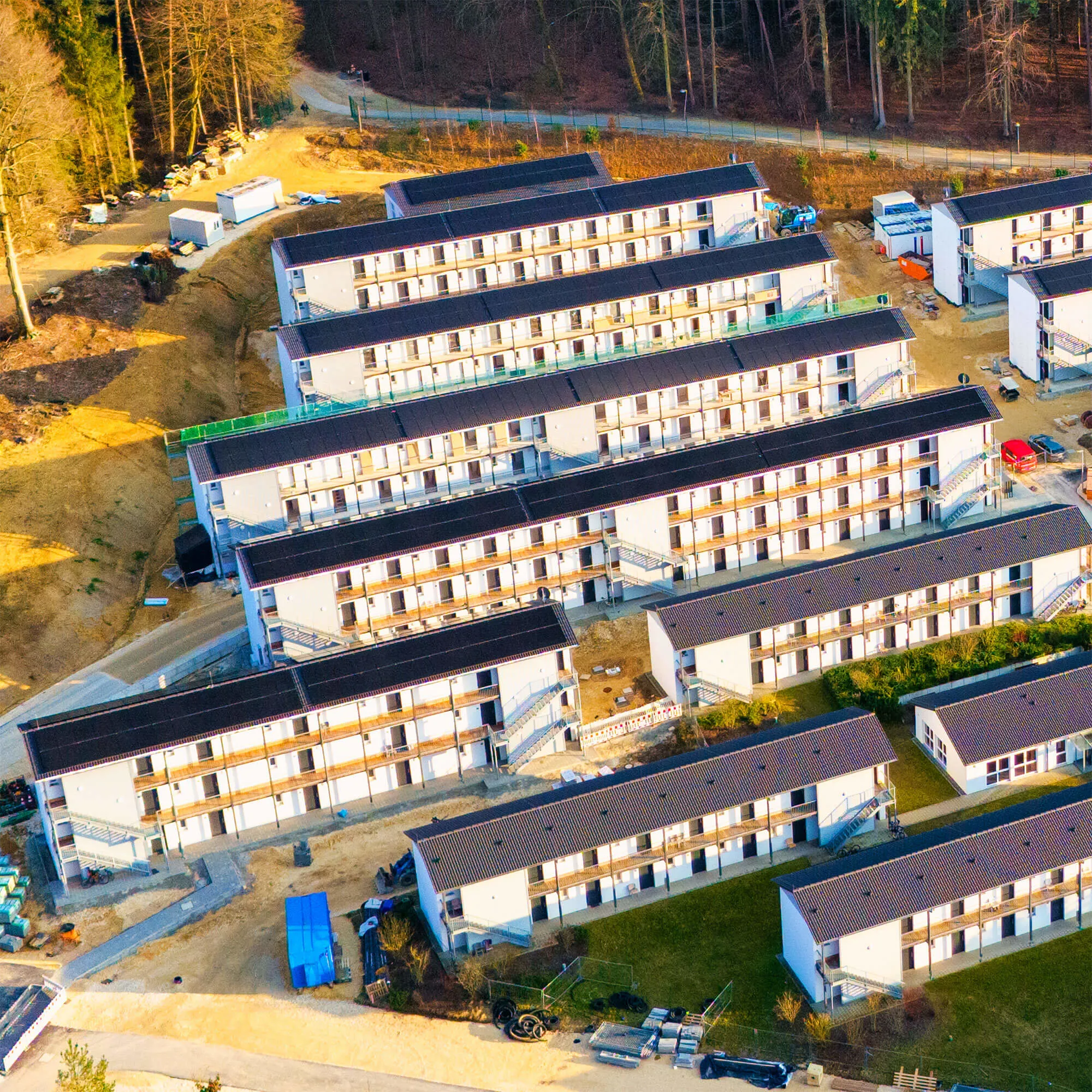 Nachhaltigkeit im LEGOLAND Deutschland mit Photovoltaik-Anlagen auf Dächern