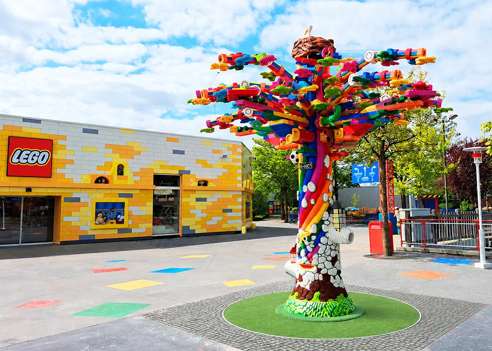LEGOLAND Deutschland Tree Of Creativity 02