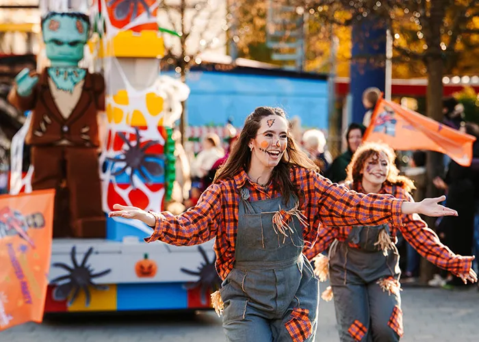 LEGOLAND Halloween Parade 03