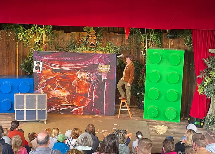 LEGOLAND Show Julius Gates 02