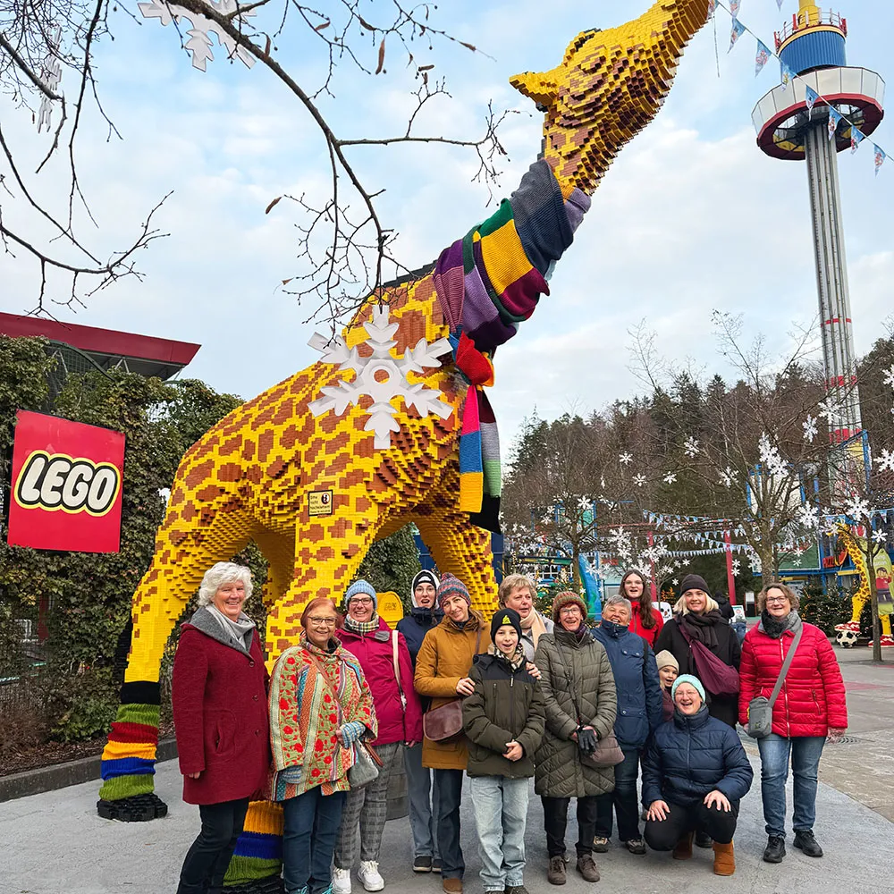 LEGOLAND Giraffe Gisela Mit Schal und mit den Strickerinnen