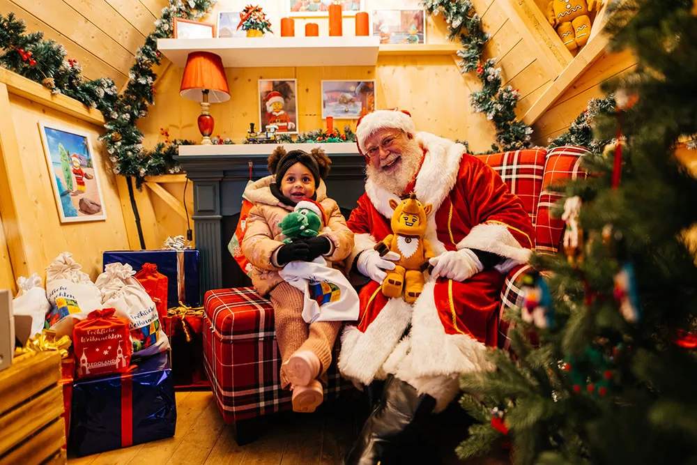LEGOLAND WinterWonder Kind beim Weihnachtsmann