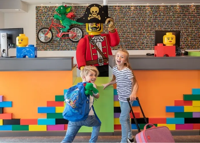 V7 4 Column List 700 X 500